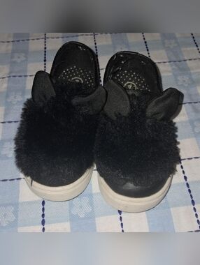 Cat & Jack Toddler Girl Size 7 Fur Bunny Shoes